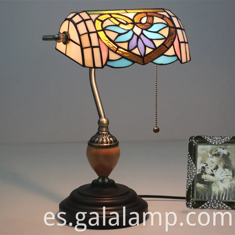 Luces de bancos europeos, bares y cafés artísticos, lámparas de escritorio nostálgicas